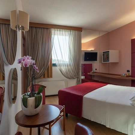 Hotel Motel Futura Paderno Dugnano Esterno foto