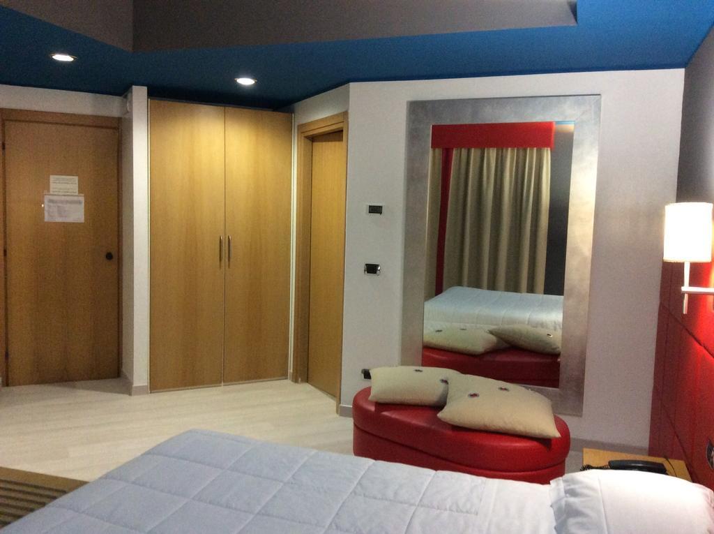 Hotel Motel Futura Paderno Dugnano Esterno foto