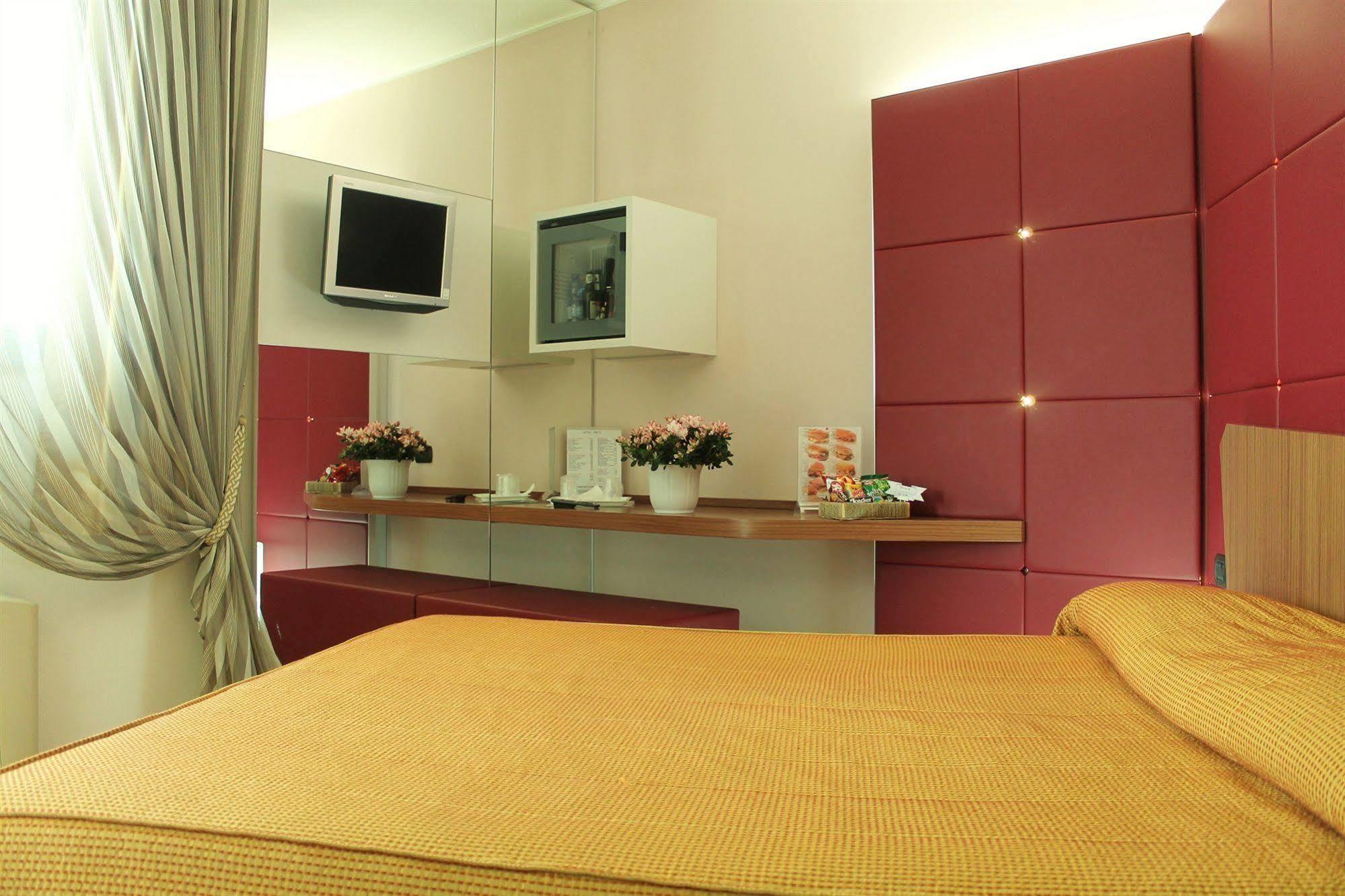Hotel Motel Futura Paderno Dugnano Esterno foto