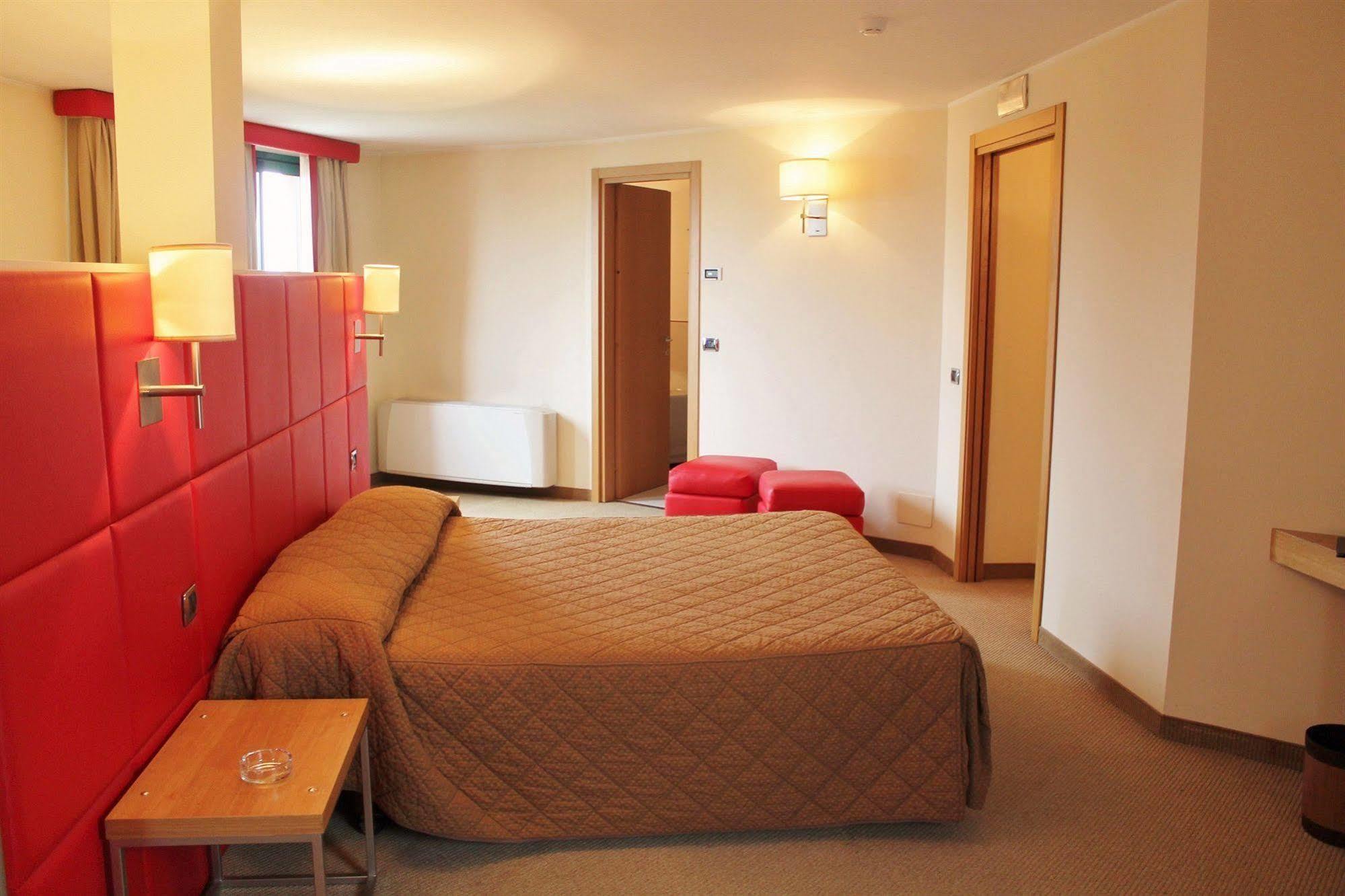 Hotel Motel Futura Paderno Dugnano Esterno foto