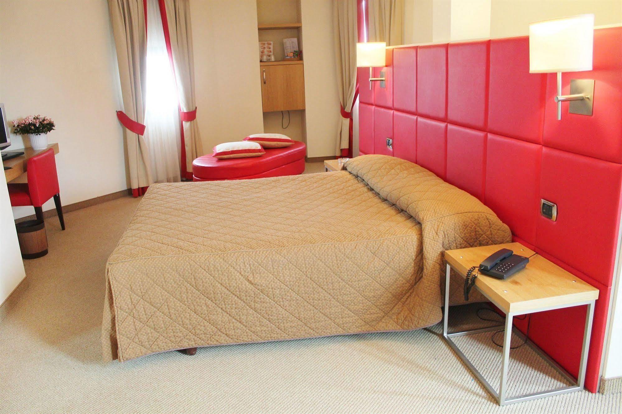 Hotel Motel Futura Paderno Dugnano Esterno foto