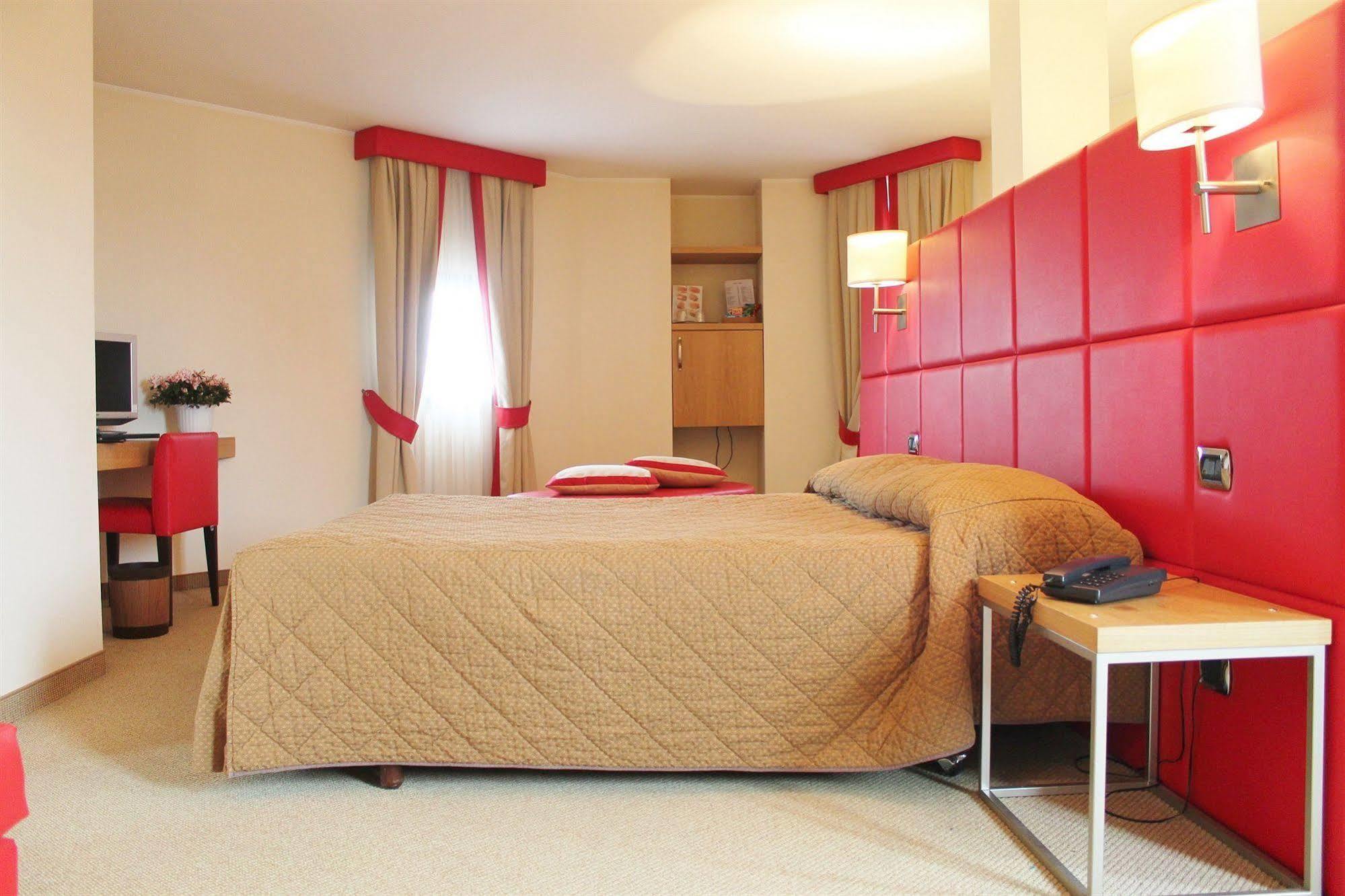 Hotel Motel Futura Paderno Dugnano Esterno foto